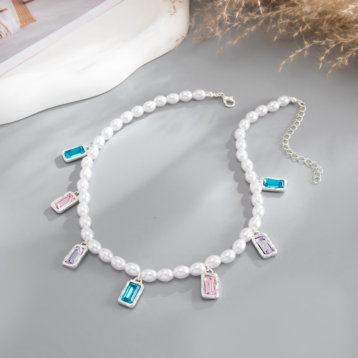 Sweet Oval Geometric Glass Imitation Pearl Plated Necklace for Women