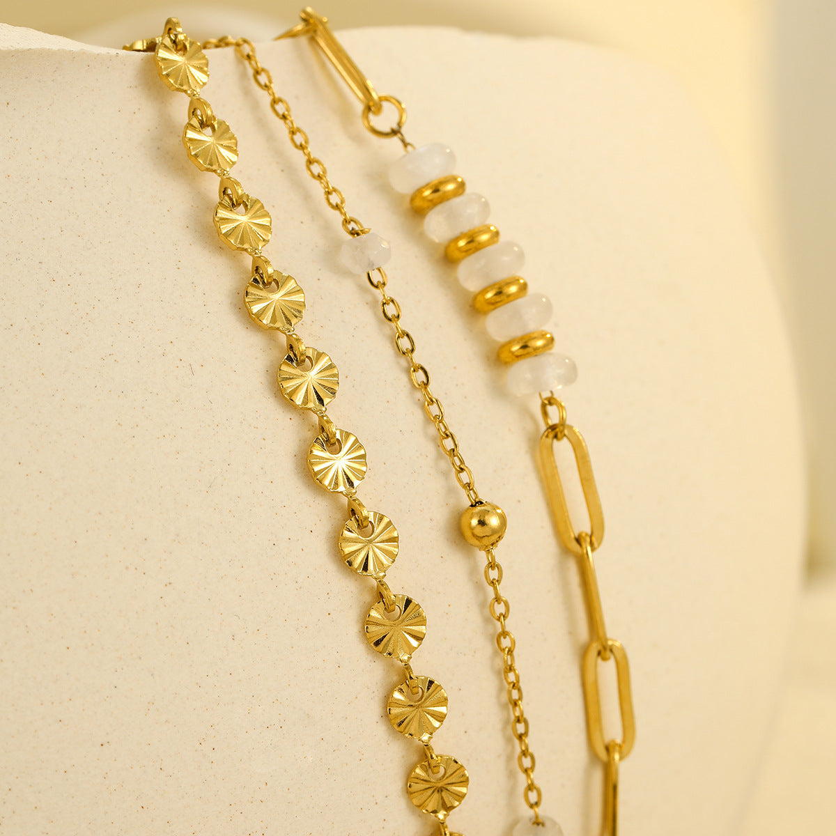 Fashionable OL Style Round Disc Stainless Steel Bracelet with Gold Plating for Women