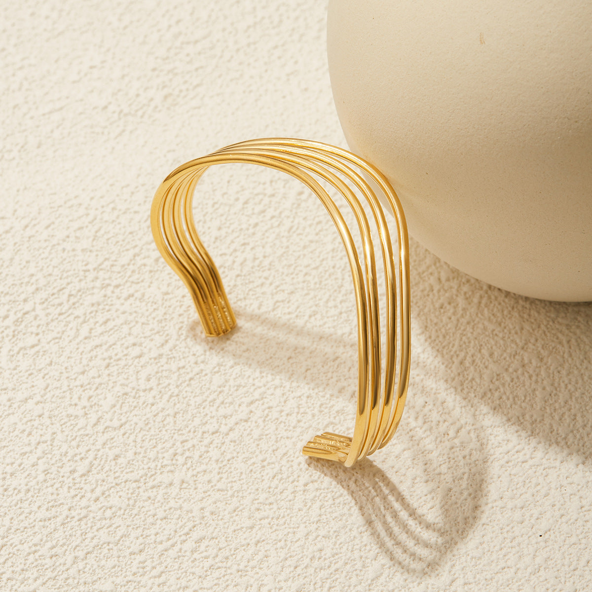 Braccialetto Minimalista Geometrico a Linee in Acciaio al Titanio da Donna con Finitura Placcata, Gioielli di Lusso Ipoallergenici in Acciaio Inossidabile