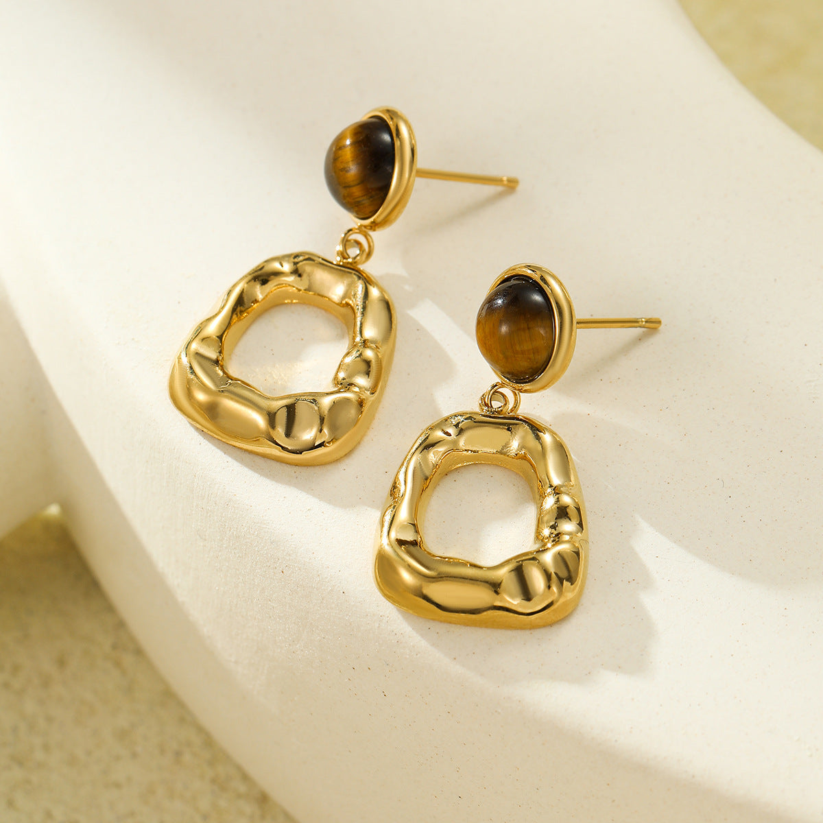 Vintage French-Style Geometric Pleated Pendant Earrings in Titanium Steel with Natural Stone Inlay and Plated Finish