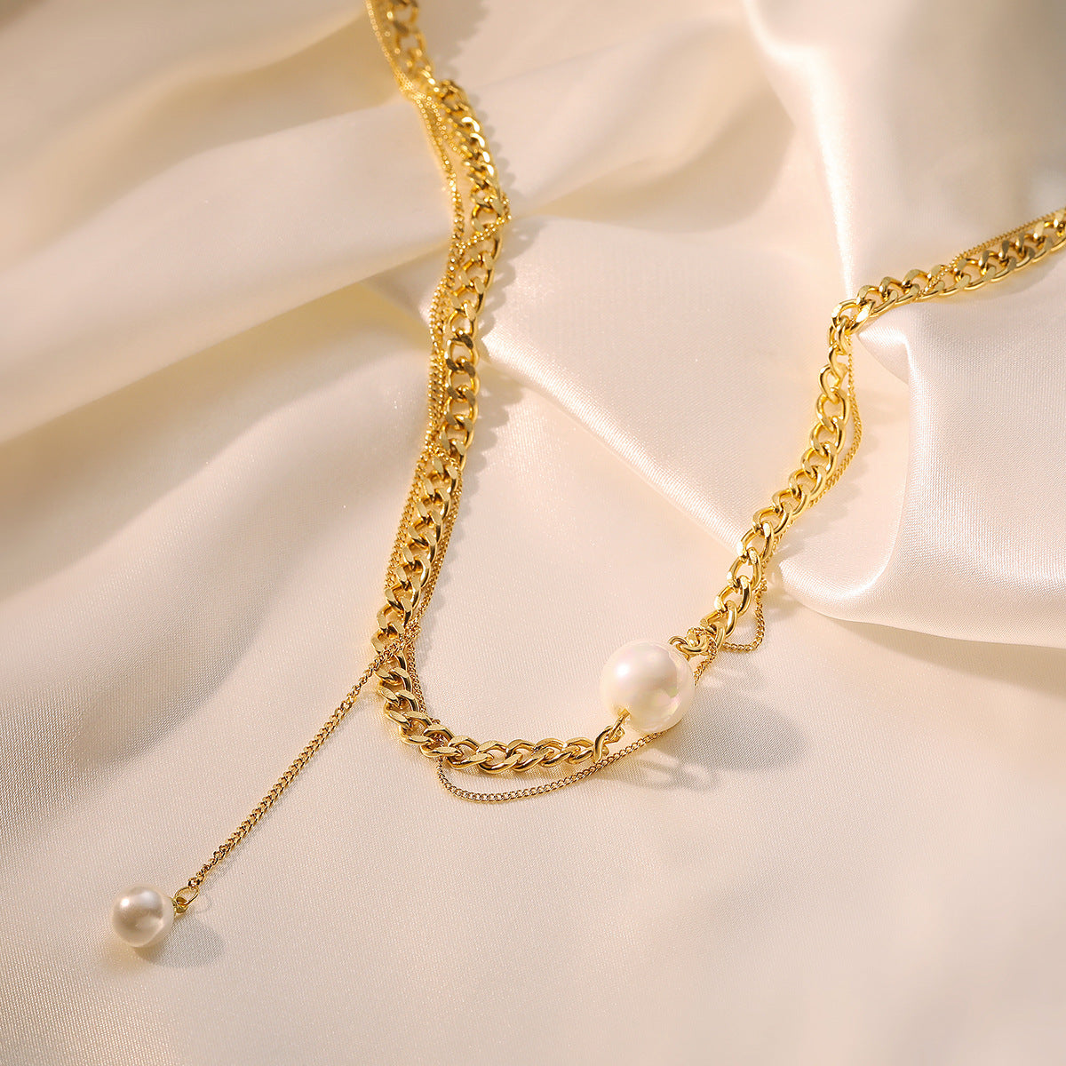 Minimalist Titanium Steel Clavicle Necklace for Women with Geometric Heart Pendant and Irregular Design