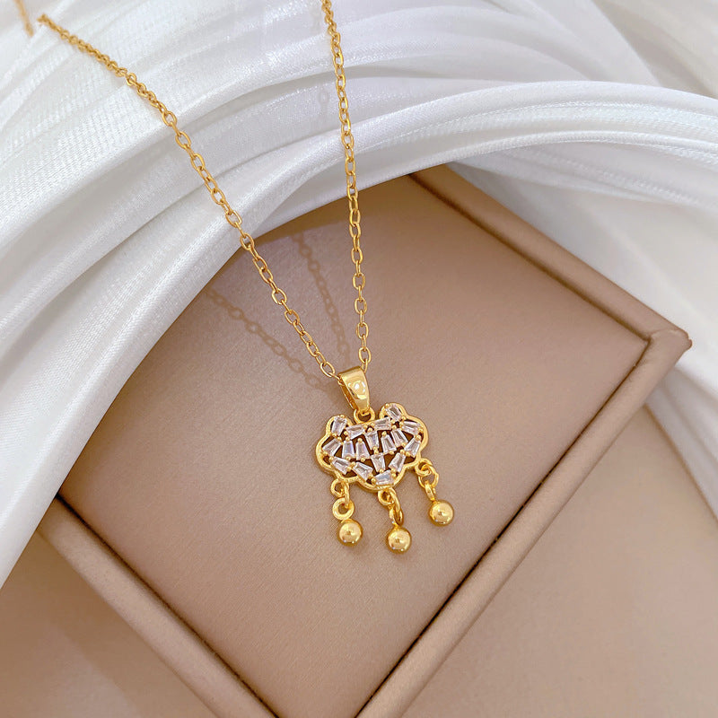 Collana con pendente a forma di nuvola minimalista in acciaio al titanio con intarsio completo di strass per donna e uomo