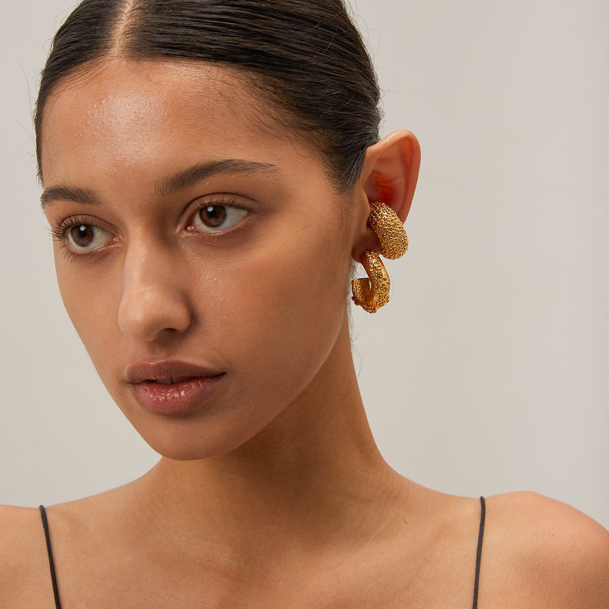 Vintage Bohemian 18K Gold Plated Hammered Flower C-Shaped Stainless Steel Earrings for Women