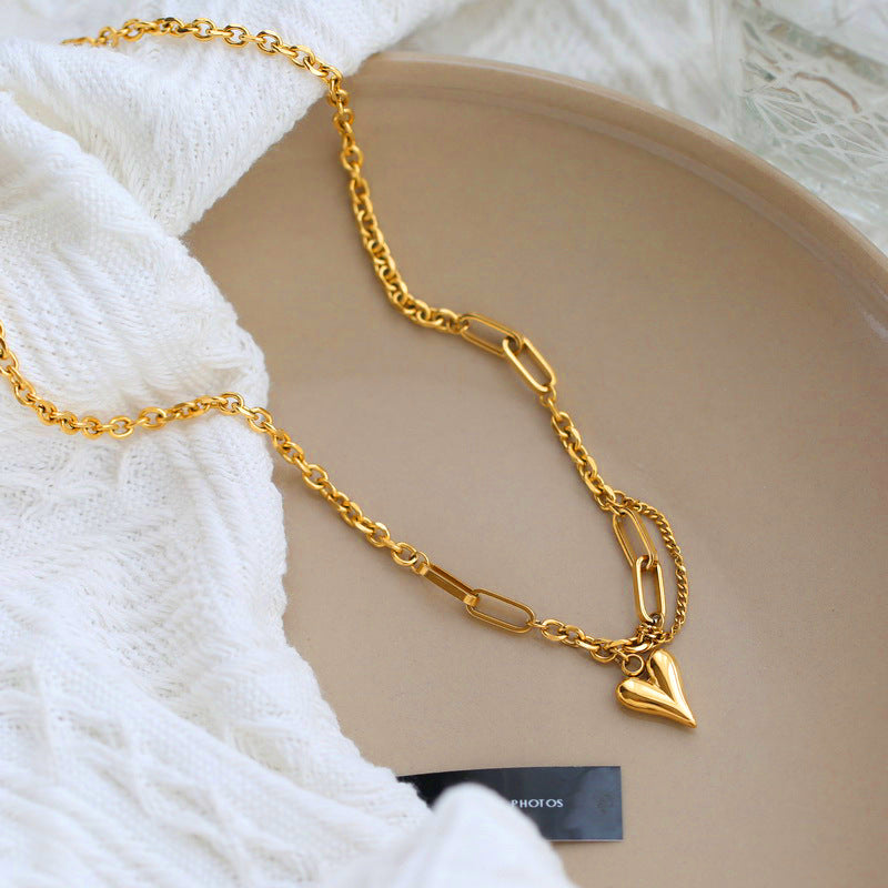 Collana Pendente Cuore Affilato Minimalista da Donna in Acciaio al Titanio con Finitura Placcata Sottovuoto