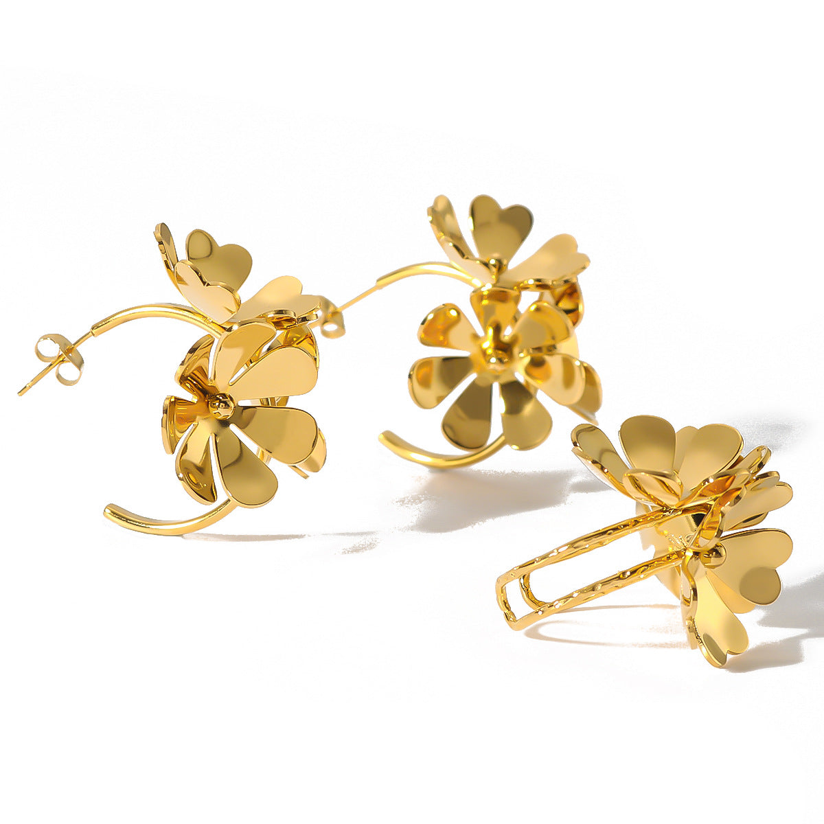 Set di anelli e orecchini aperti a fiori geometrici in acciaio inossidabile con placcatura in oro 18 carati da donna