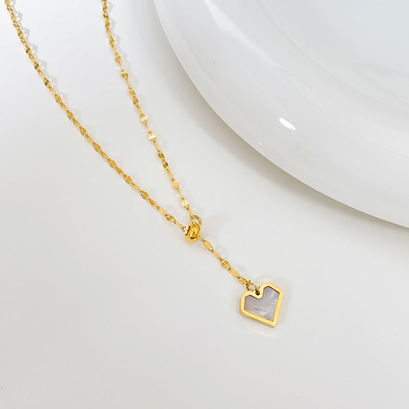 Collana Minimalista a Cuore in Acciaio al Titanio con Intarsio in Madreperla da Donna — Lunga Catena a Scomparsa Regolabile per Maglioni e Clavicola