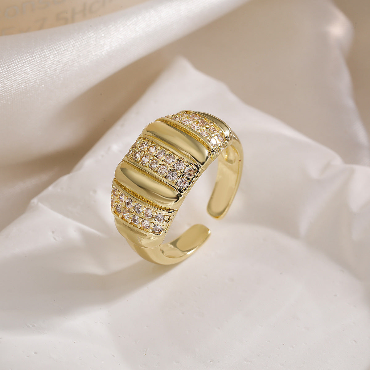 Vintage Geometric Open Ring for Women Made of Copper with 18K Gold Plating and Zircon Inlay