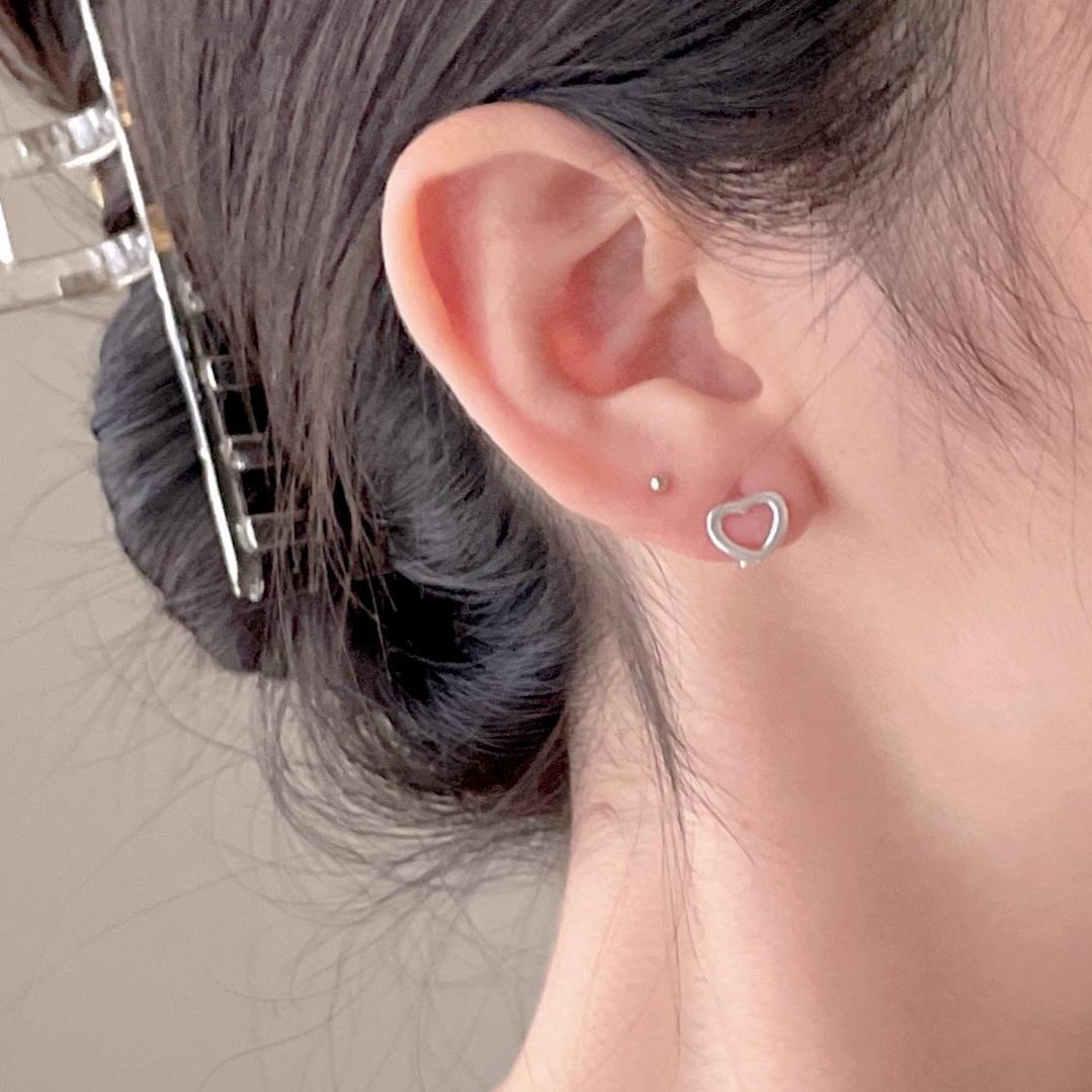Pendientes de tuerca minimalistas en forma de corazón de plata de ley 925 con baño de oro, estilo dulce y fresco