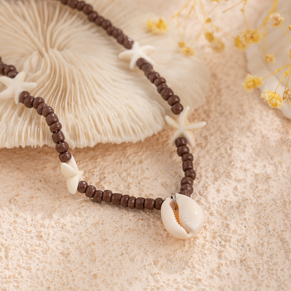Collana in resina a forma di stella a tema spiaggia vintage da donna con ciondolo a conchiglia e catena a sfere perline
