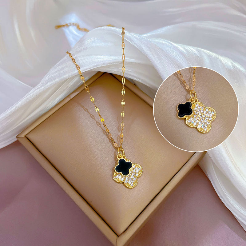 Collana con Pendente a Trifoglio a Doppio Strato di Lusso da Donna in Acciaio al Titanio con Intarsi di Strass