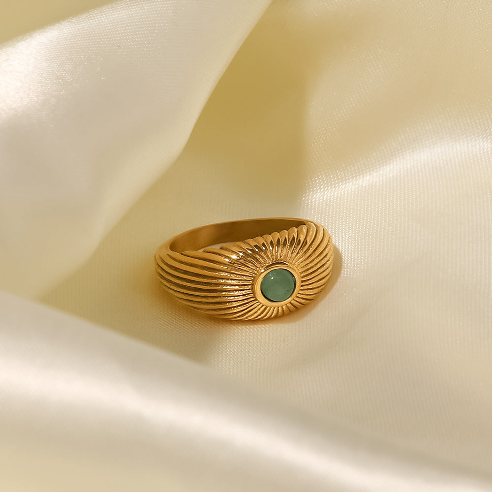 Anillo con diseño de sol geométrico estilo punk para mujer, fabricado en acero inoxidable con baño de oro de 18 quilates e incrustaciones de piedra verde natural