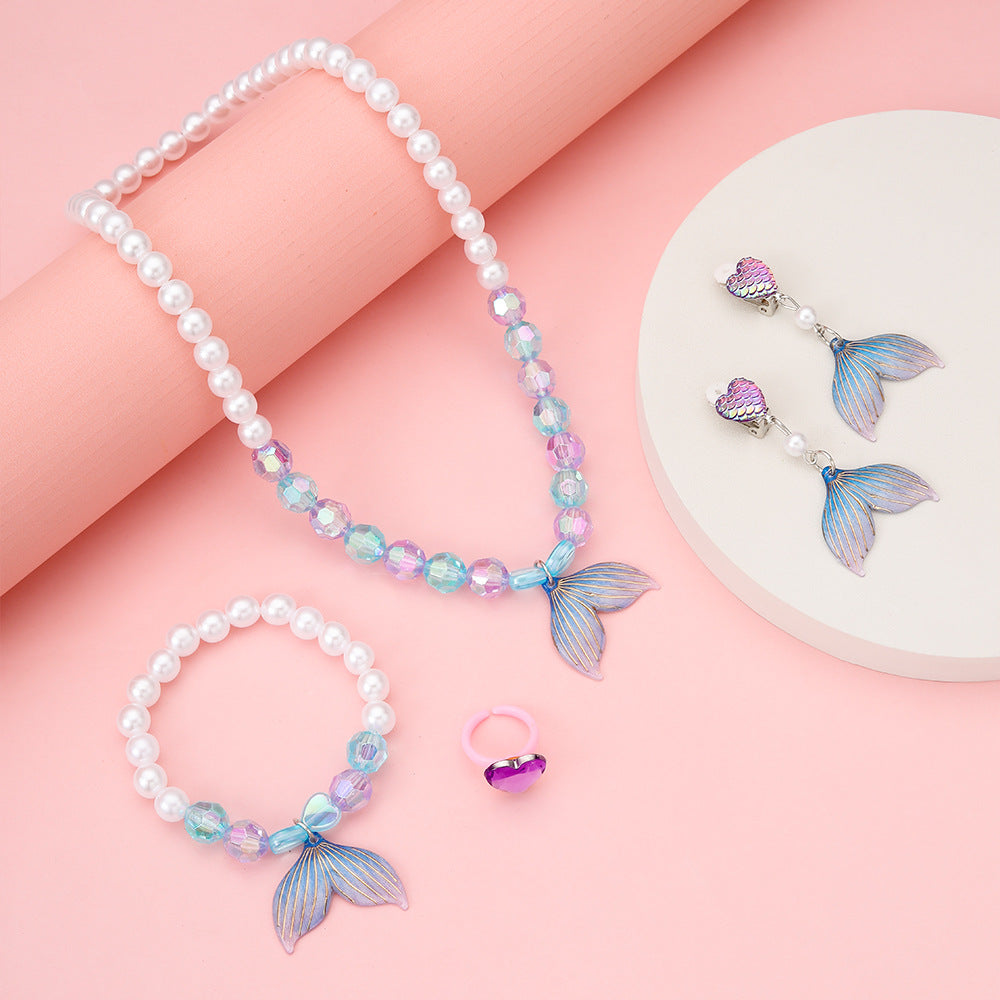 Set collana da sirena in cartone animato per bambini con pendente in acrilico, conchiglia in resina e ciondolo a delfino su catena di perline
