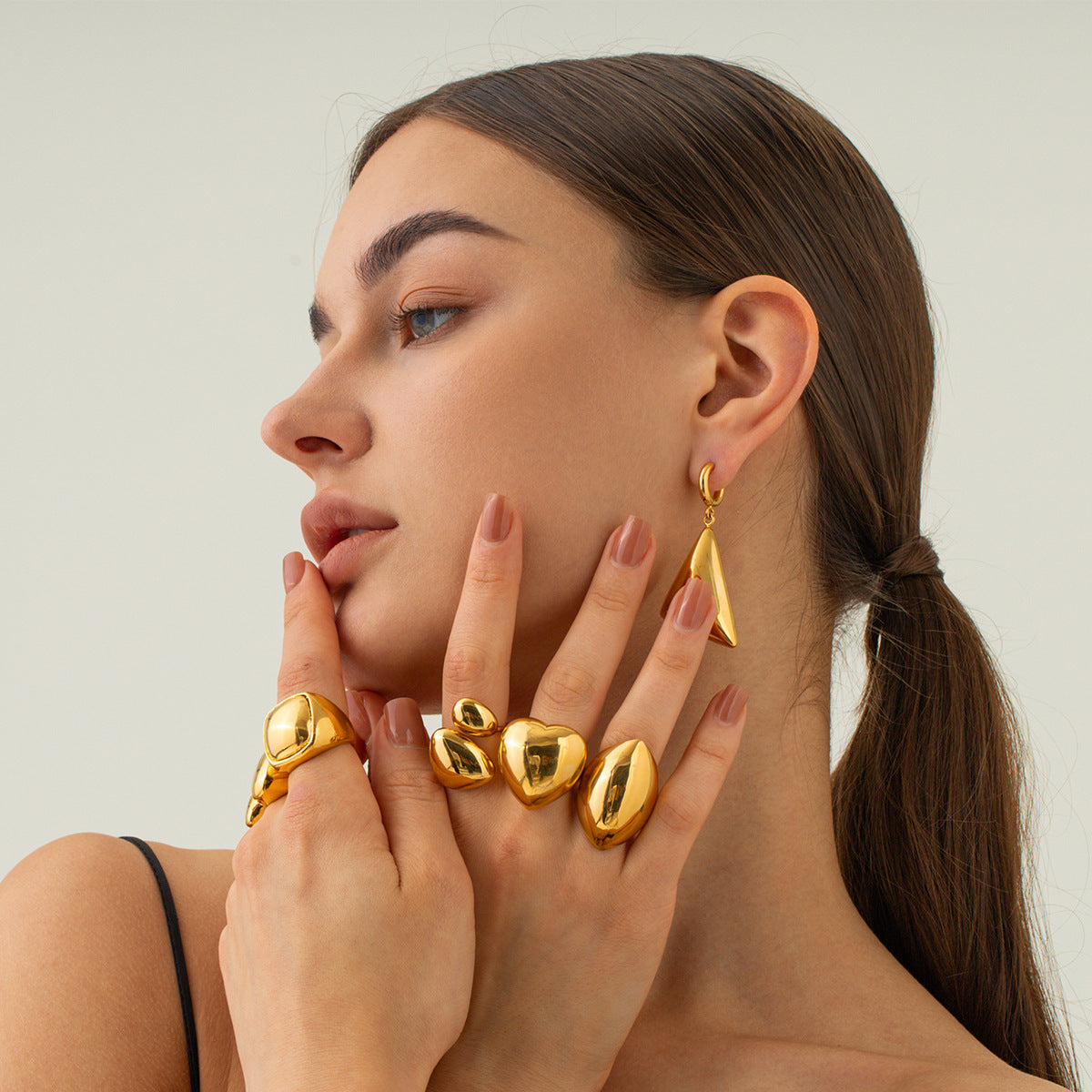 Minimalist Geometric Titanium Steel Ring with 18K Gold Plating and Diamond-Grid Texture for Women