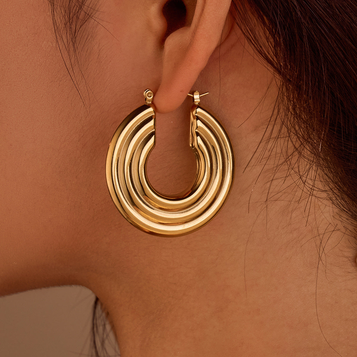 Orecchini da donna in acciaio inossidabile cavi a U in stile vintage con placcatura in oro 18 carati