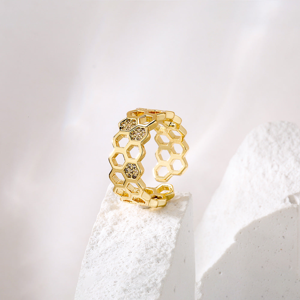 Geometric Hollow-Out Ring for Women Made of Copper with 18K Gold Plating and Zircon Inlay