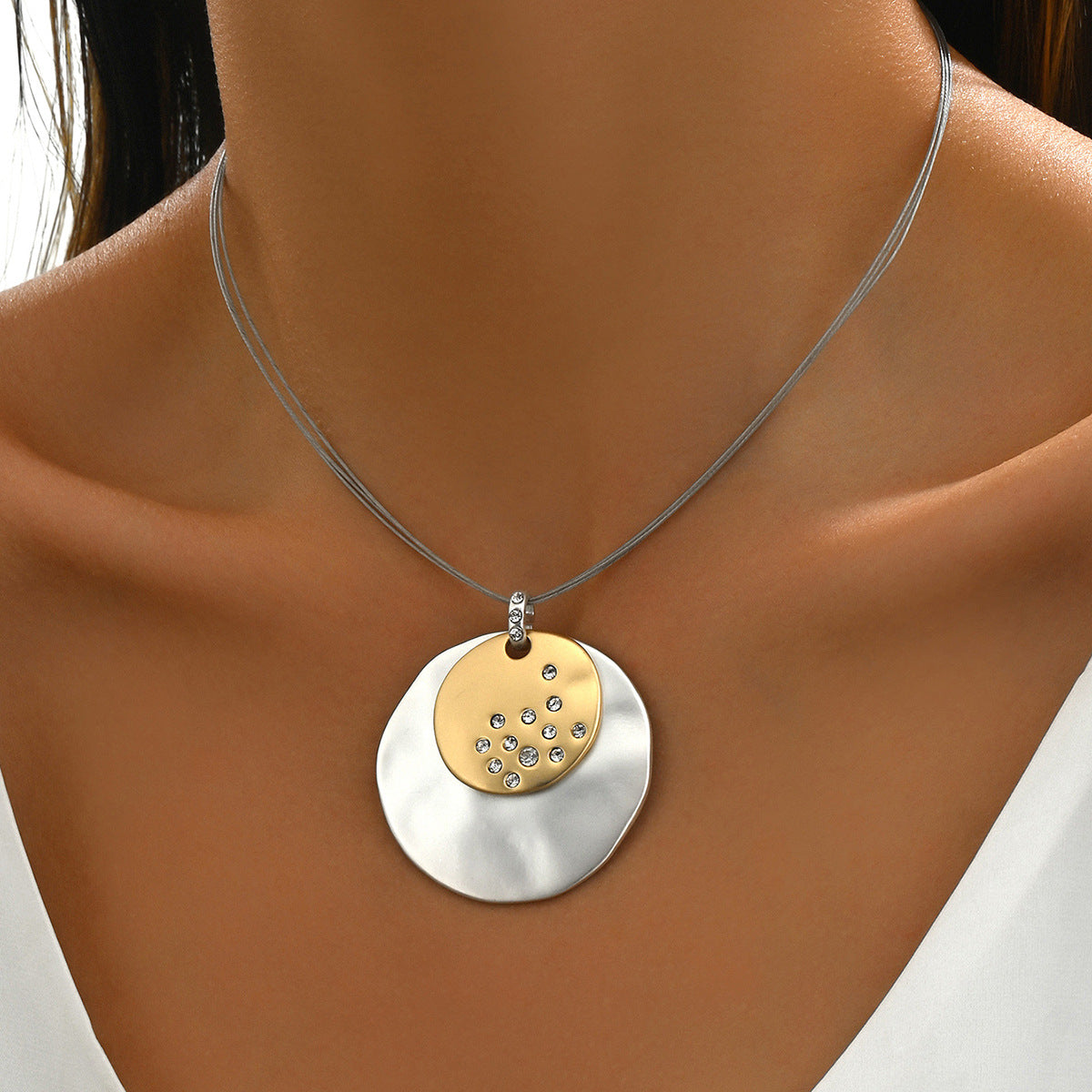 Collana con Pendente Cerchio Geometrico Minimalista da Donna, Catena in Lega con Strass Intarsiati a Stile Medaglione