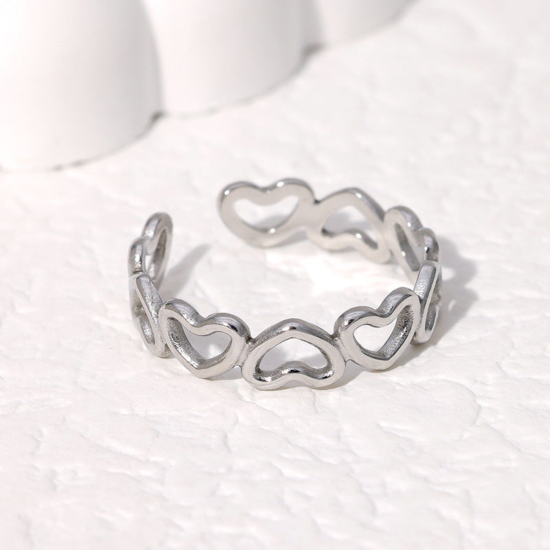 Dolce anello a cuore in acciaio inossidabile con finitura placcata per donna, fascia minimalista e alla moda