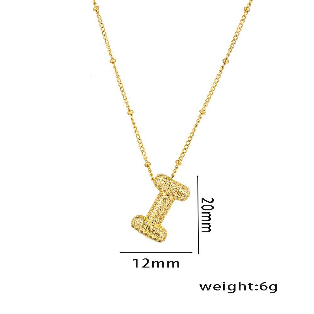 Collana da Donna con Ciondolo a Lettera, Design Geometrico Minimalista, in Ottone Placcato Oro con Zirconi Micro-Pavé