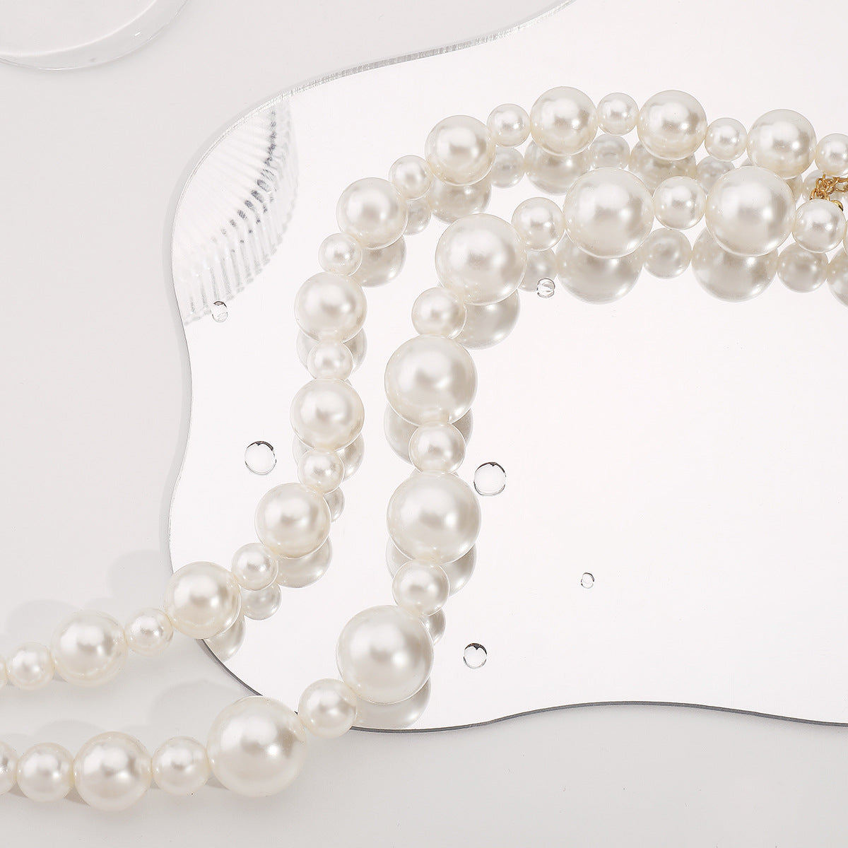 French Vintage Style Geometric Shape Imitation Pearl Choker Necklace Set for Women with Handcrafted Detail