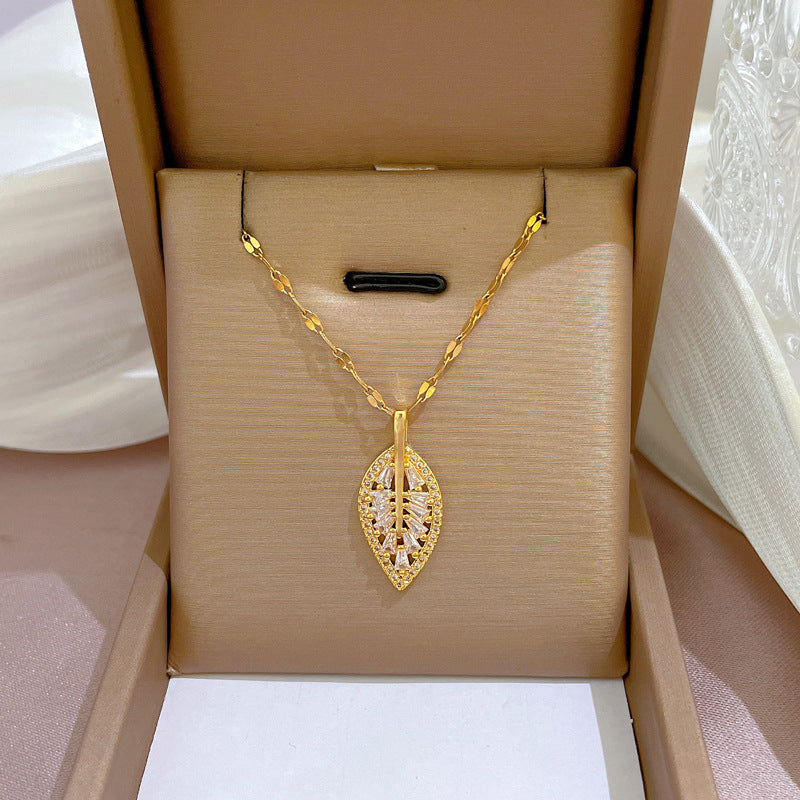 Exotic Style Geometric Titanium Steel Micro-Pave Zircon Necklace for Women with Delicate Clavicle Chain