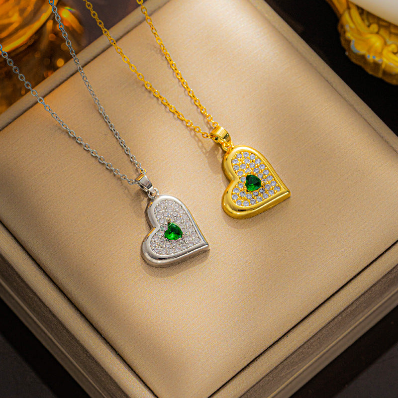 Collana girocollo minimalista placcata in acciaio al titanio a forma di cuore con zircone verde