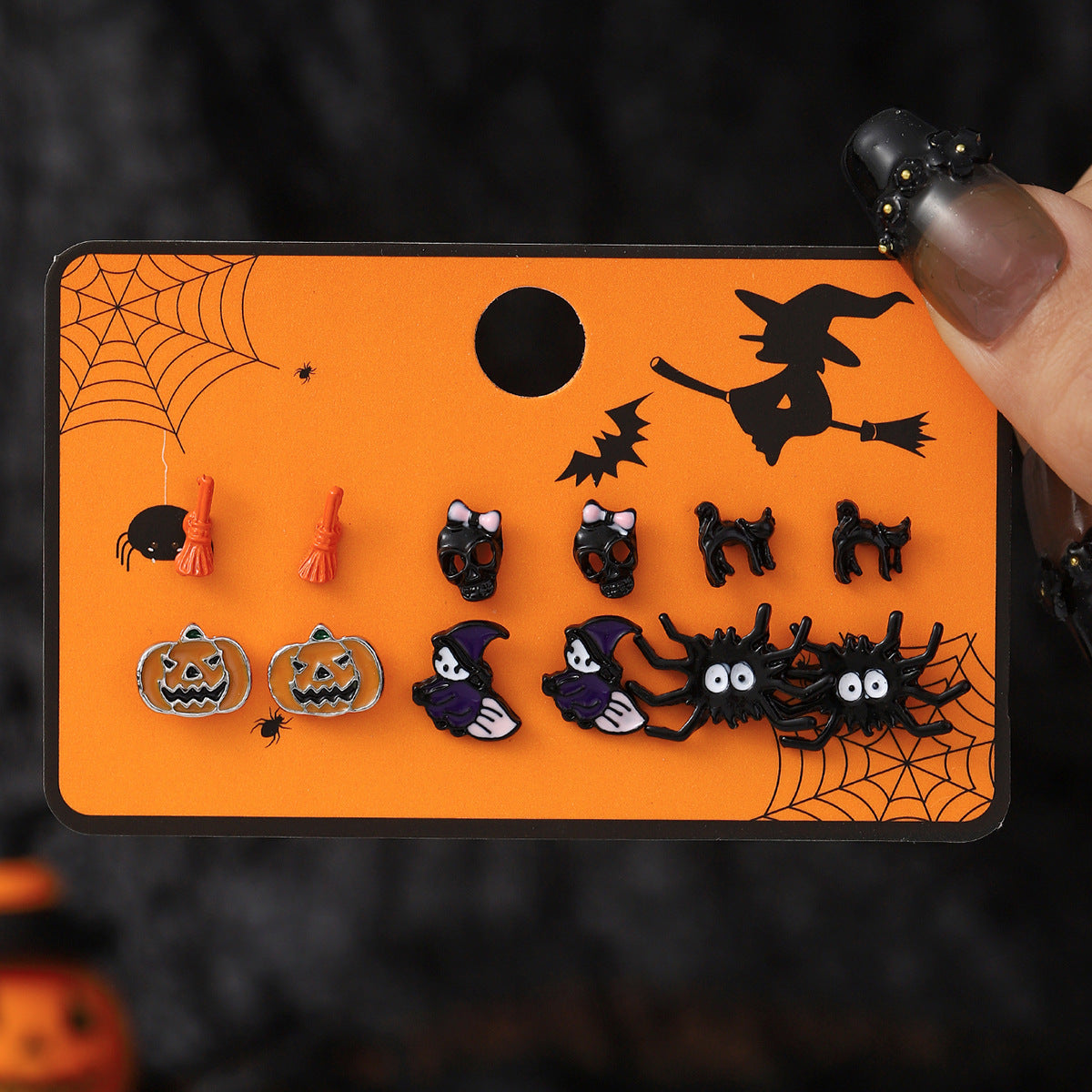 Juego de pendientes de tuerca de calabaza, fantasma y murciélago de Halloween estilo caricatura oscura en aleación con postes de acero inoxidable