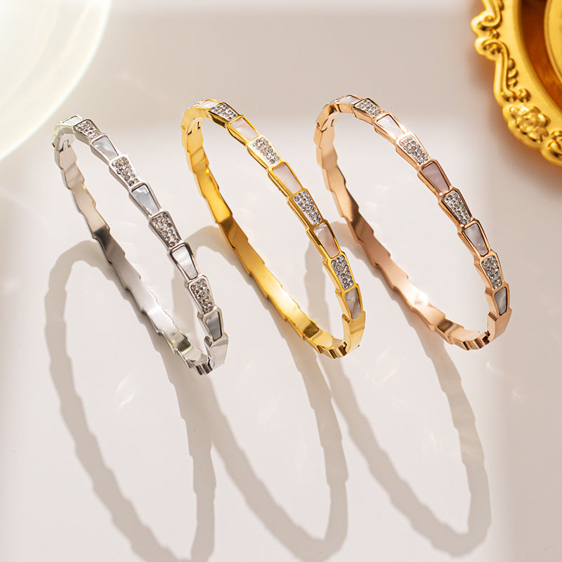 Light Luxury Fan-Shaped White Abalone Inlaid Stainless Steel Snake Chain Bracelet for Women