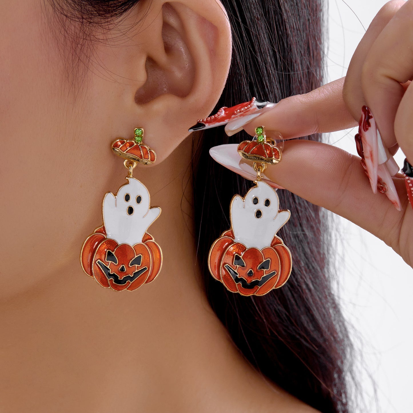 Pendientes de Halloween Dulces y Atrevidos para Mujer con Colgante Irregular de Fantasma y Calabaza de Dibujos Animados, Base de Aleación con Acabado Galvanizado