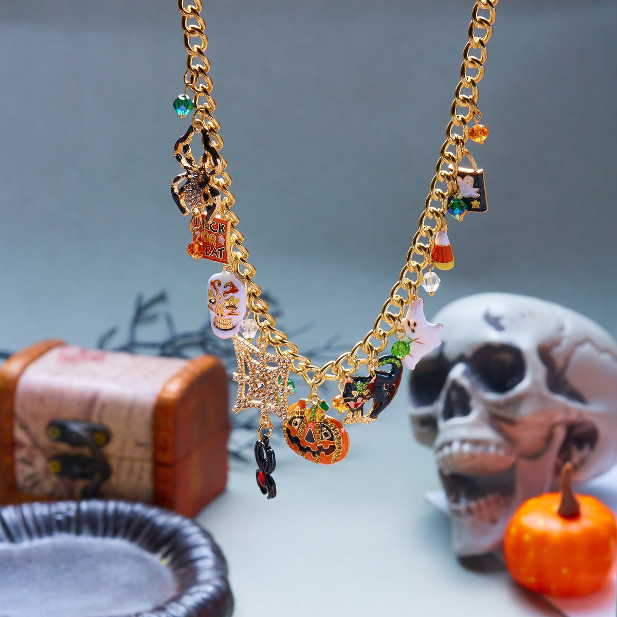 Exaggerated Rhinestone Inlaid Alloy Animal Pendant Necklace for Unisex