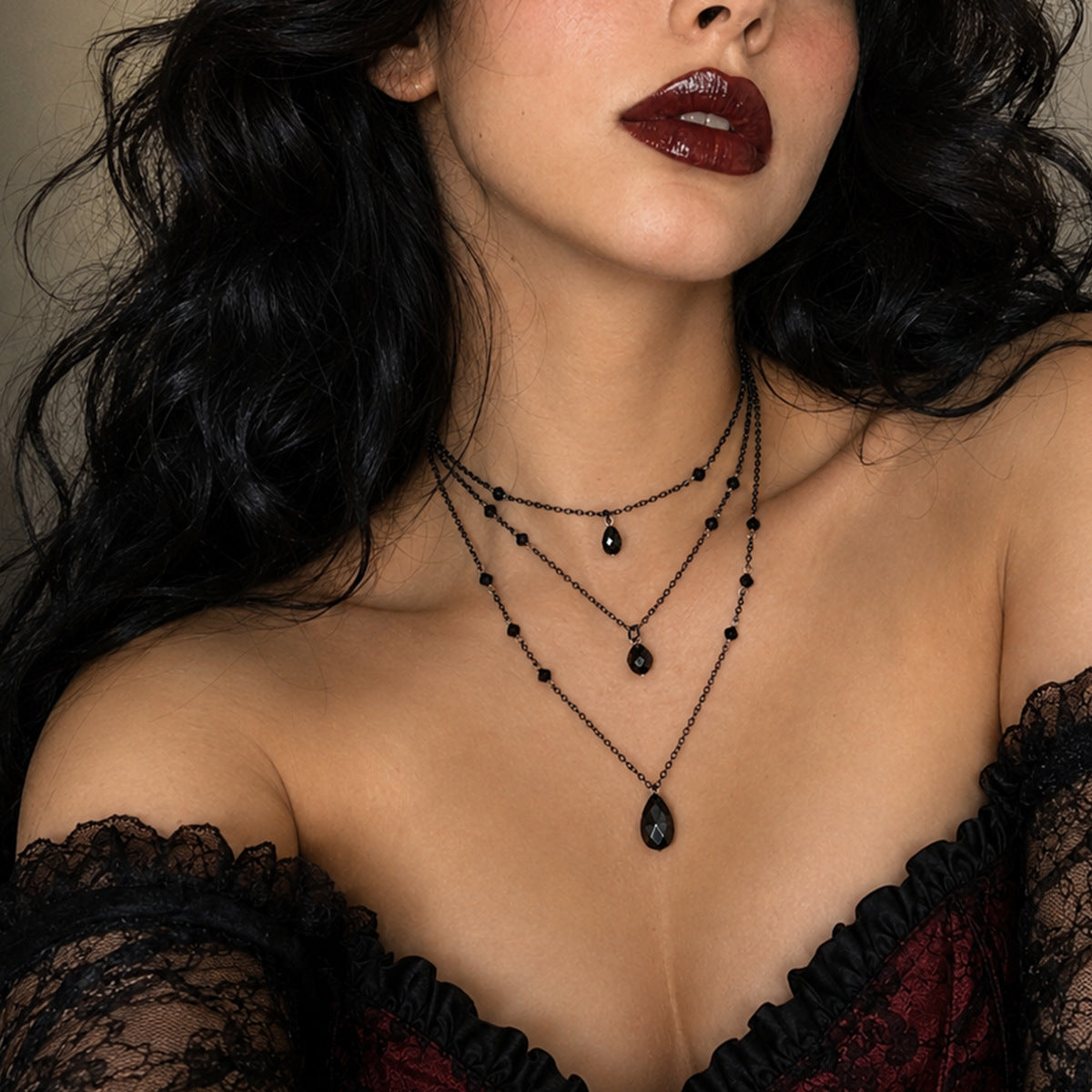 Vintage Gothic Teardrop Rhinestone Pendant Plated Alloy Choker Necklace with Tassel for Women