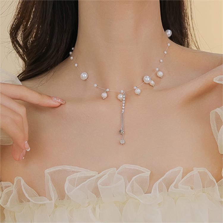 Collana Pendente Geometrica Minimalista da Donna in Acciaio al Titanio con Intarsi di Strass e Finitura Placcata, Elegante Collana a Catena per Clavicole
