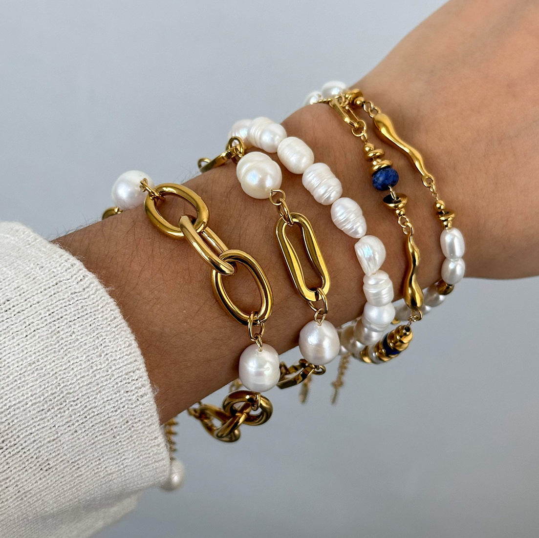 Pulsera de acero inoxidable chapada con perlas redondas geométricas para mujer