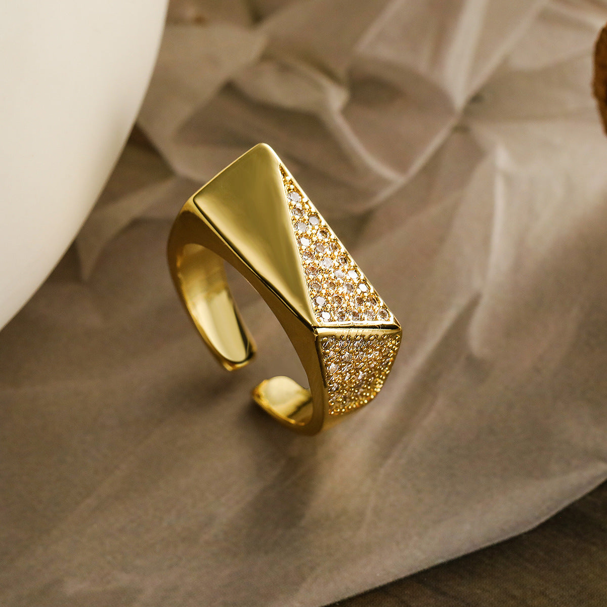 Minimalist Geometric Copper Ring with Gold Plating and Micro-Pavé Zirconia for Women