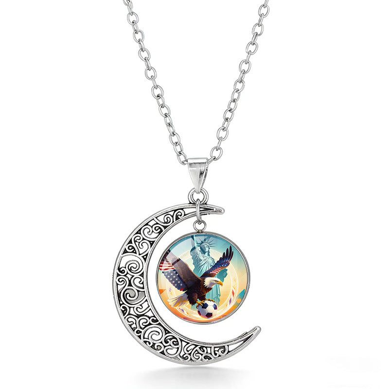Collana Pendente Luna Geometrica Sportiva in Lega Placcata con Charm in Cristallo da Donna