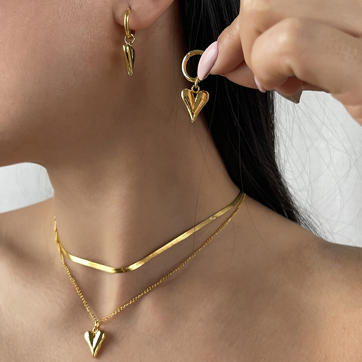 Collana con pendente in lega a forma di cuore, stile retrò minimalista, da donna, con finitura placcata e catena a serpente