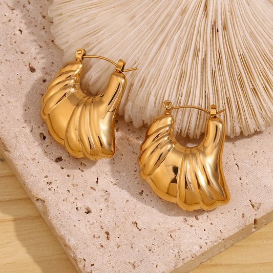 Pendientes de alas huecas geométricas de moda vintage para mujer, acero inoxidable con baño de oro de 18 quilates