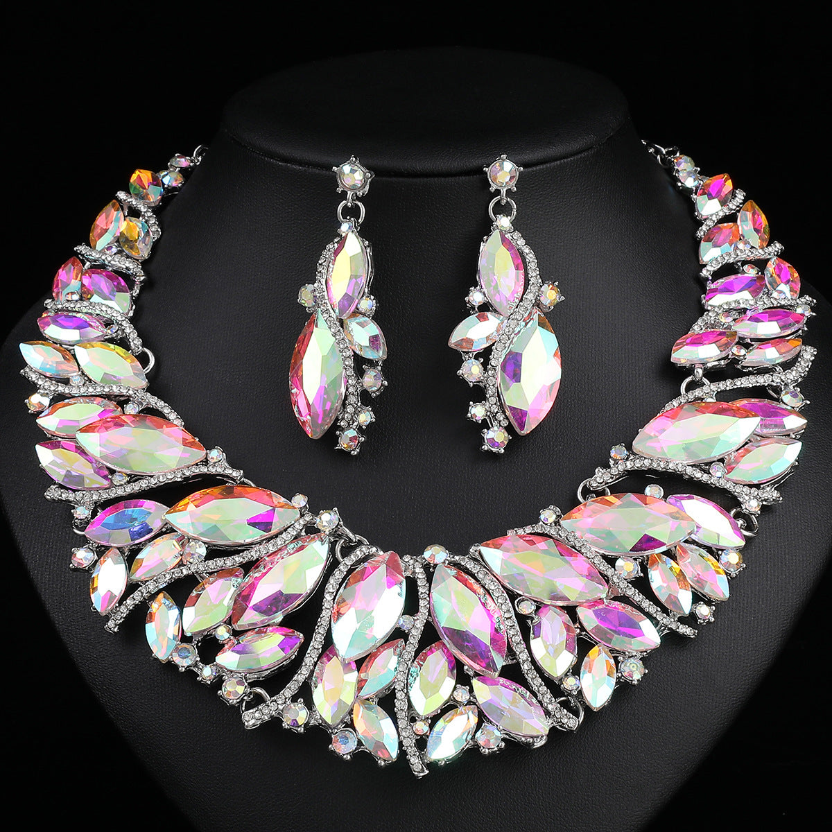 Exaggerated Geometric Style Alloy Necklace and Earrings Set with Rhinestone Inlay and Gold Plating for Wedding Formal Events