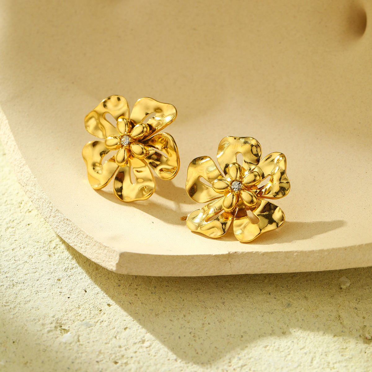 Vintage Floral Pearl-Embellished Titanium Steel Stud Earrings with Rhinestone Accents and Textured Folded Petal Design
