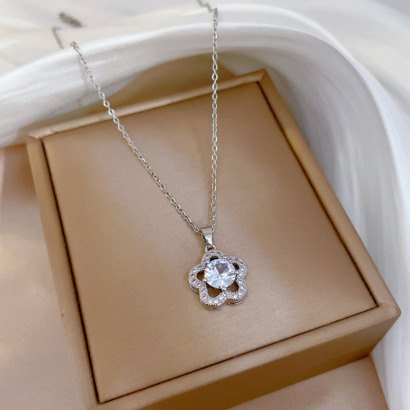 Four-Leaf Clover Rhinestone Pendant Necklace for Women Titanium Steel Irregular Chain Shell Locket Floral Style