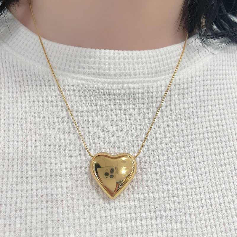 Minimalist 18K Rose Gold Plated Heart Titanium Steel Necklace for Women and Men