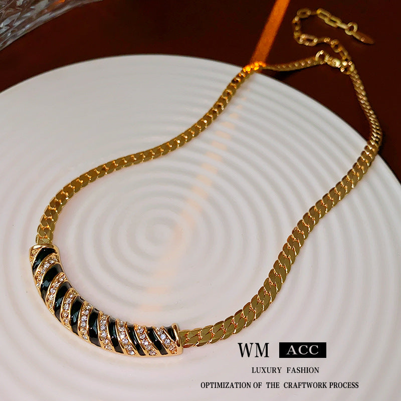 Vintage Geometric Arc Pendant Necklace in Alloy with Gold Plating and Rhinestone Inlay for Women