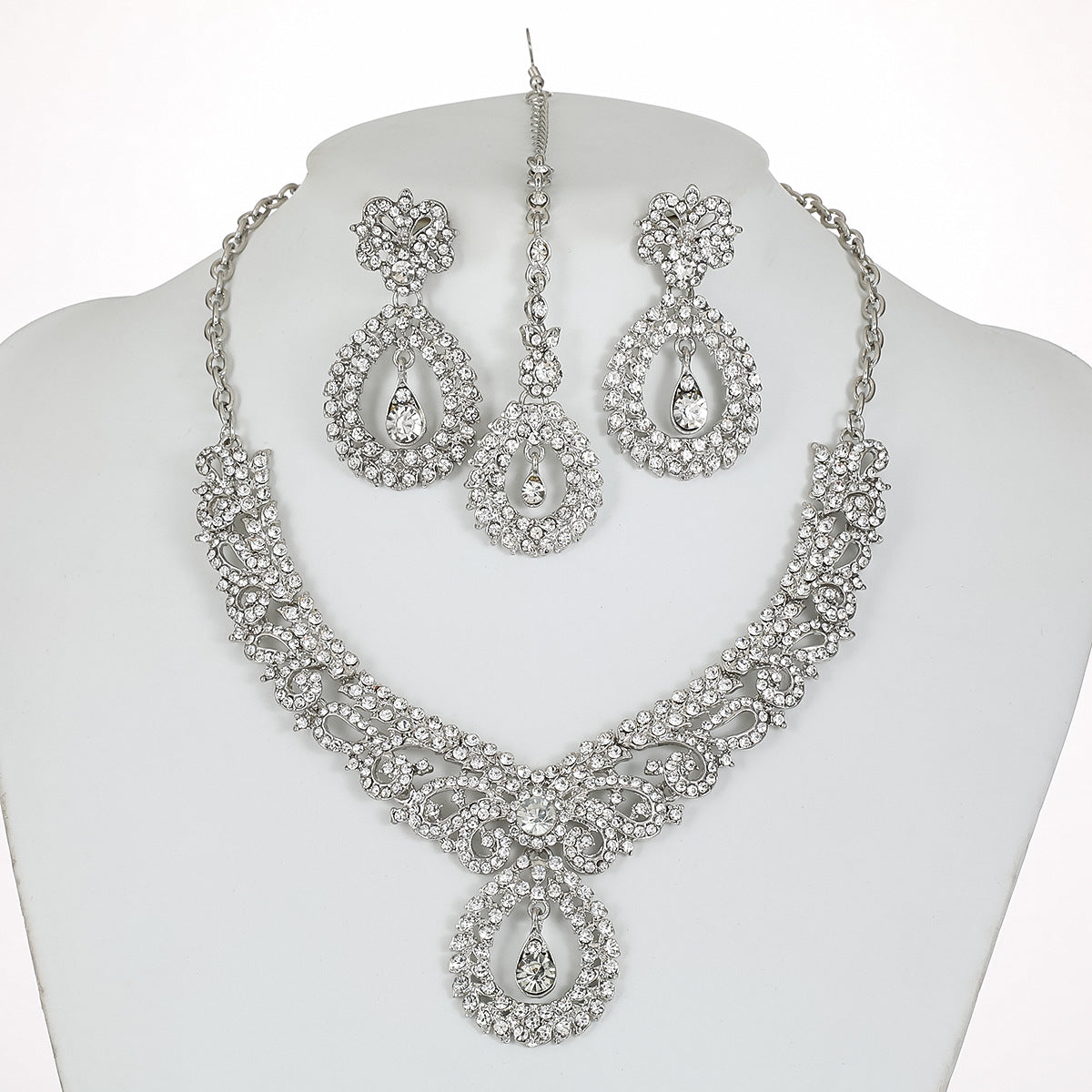 Exaggerated Vintage Alloy Necklace Set for Women with Plated Finish, Crystal Accents, and Clavicle Chain — Three-Piece Jewelry Set Including Earrings and Pendant