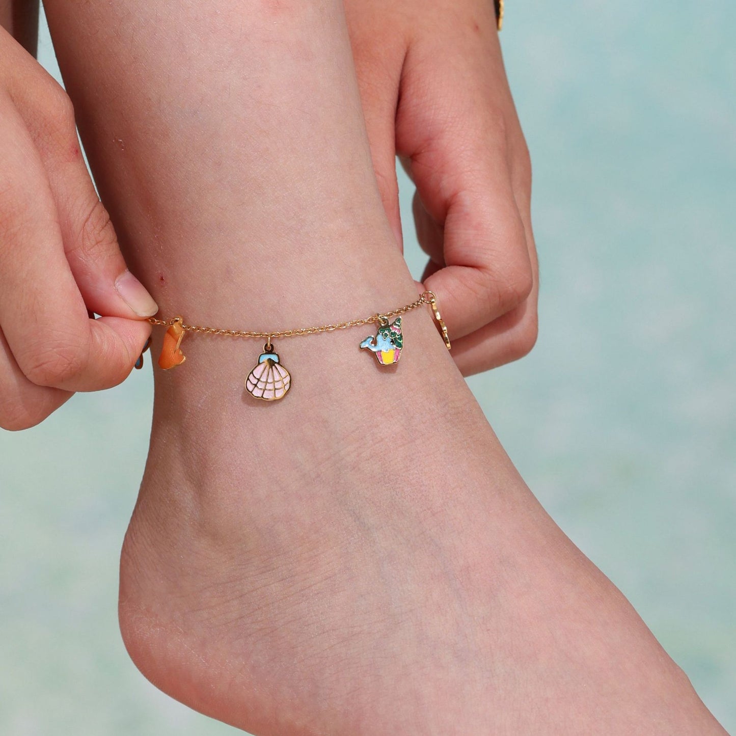 Lindo juego de collar y pulsera de sirena de acero inoxidable con colgante de acero de titanio y acabado chapado para niños