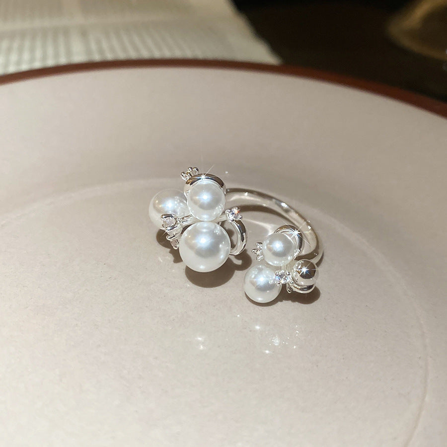 Anello Elegante Retrò Francese di Lusso Leggero con Perla Simulato e Intarsio di Zirconi, Design Geometrico Rotondo da Donna