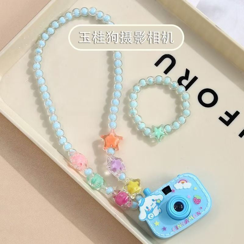 Collana con Pendente a Forma di Personaggio dei Cartoni Animati per Bambini con Fotocamera a Proiezione in Resina su Catena a Sfere, Simpatico Regalo di Compleanno per Ragazze dai 3 ai 10 Anni