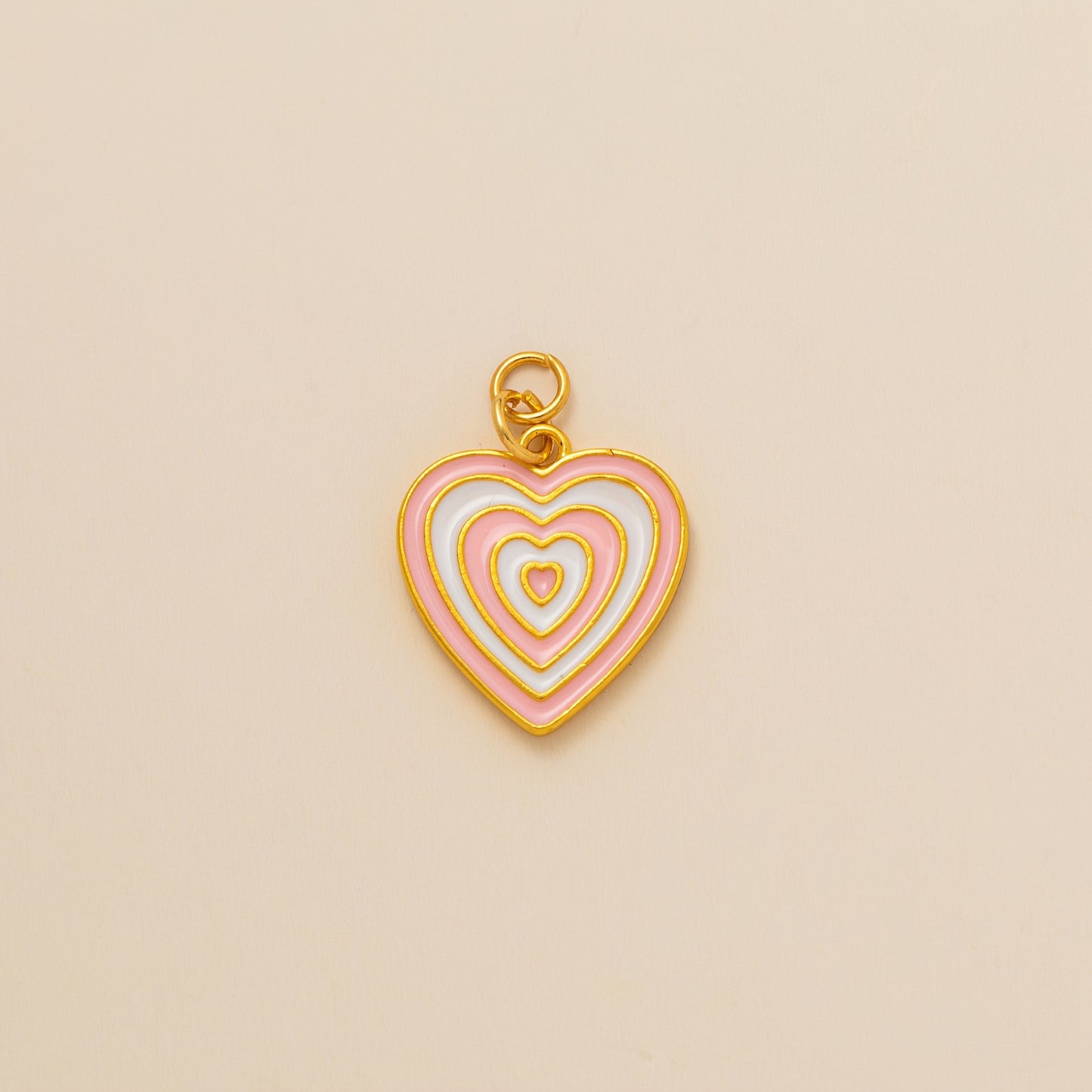 Collana con ciondolo a forma di cuore geometrico in ottone e zirconi cubici