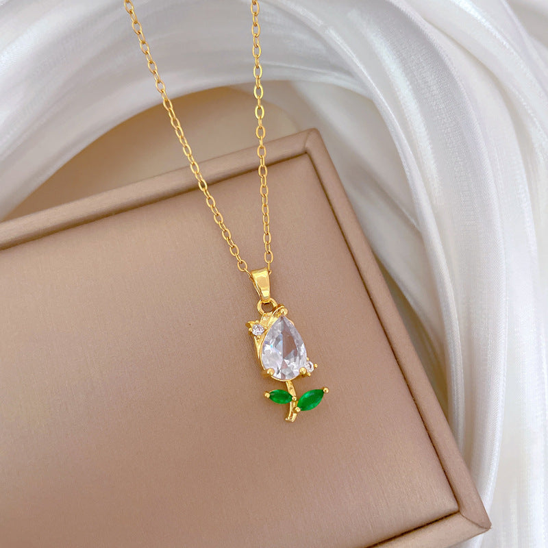 Collana di Lusso con Pendente a Tulipano Geometrico in Acciaio al Titanio per Donna con Intarsio di Strass, Catena Regolabile in Acciaio al Titanio, Elegante Gioiello per Clavicola