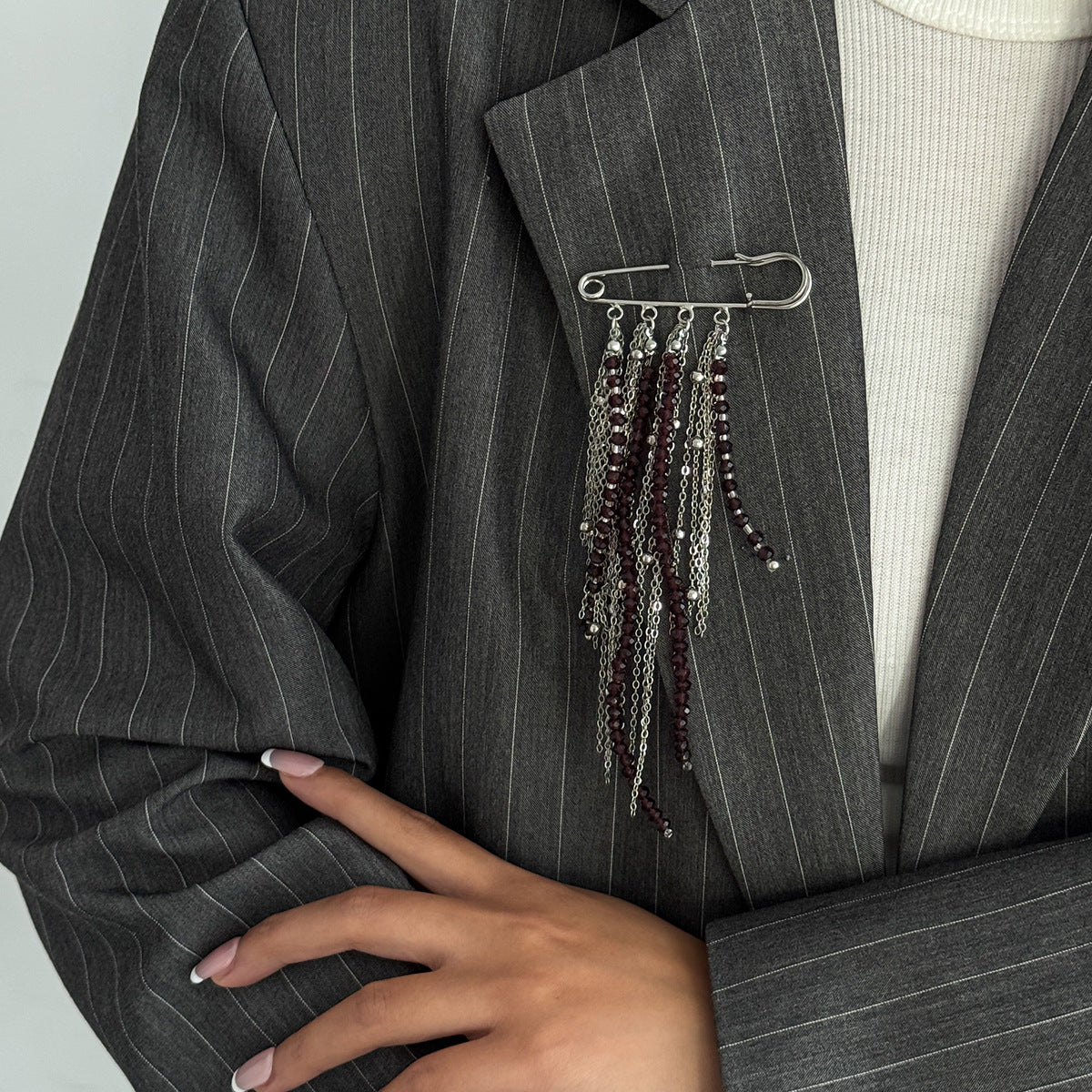 Minimalist Elegant Star Plated Iron Brooch with Tassel Chain for Women