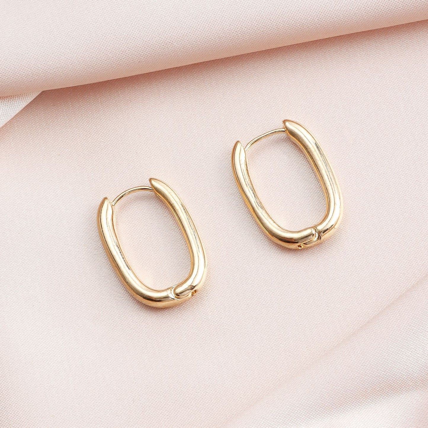 Vintage-Style U-Shaped Alloy Ear Cuffs with Plated Finish for Women