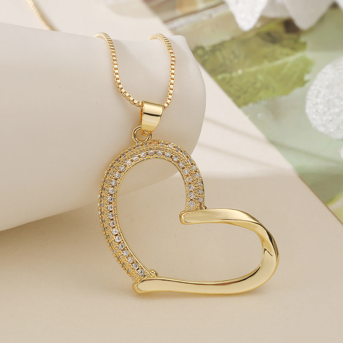 Minimalist 18K Gold Plated Brass Hollow Heart Cubic Zirconia Pendant Necklace for Women